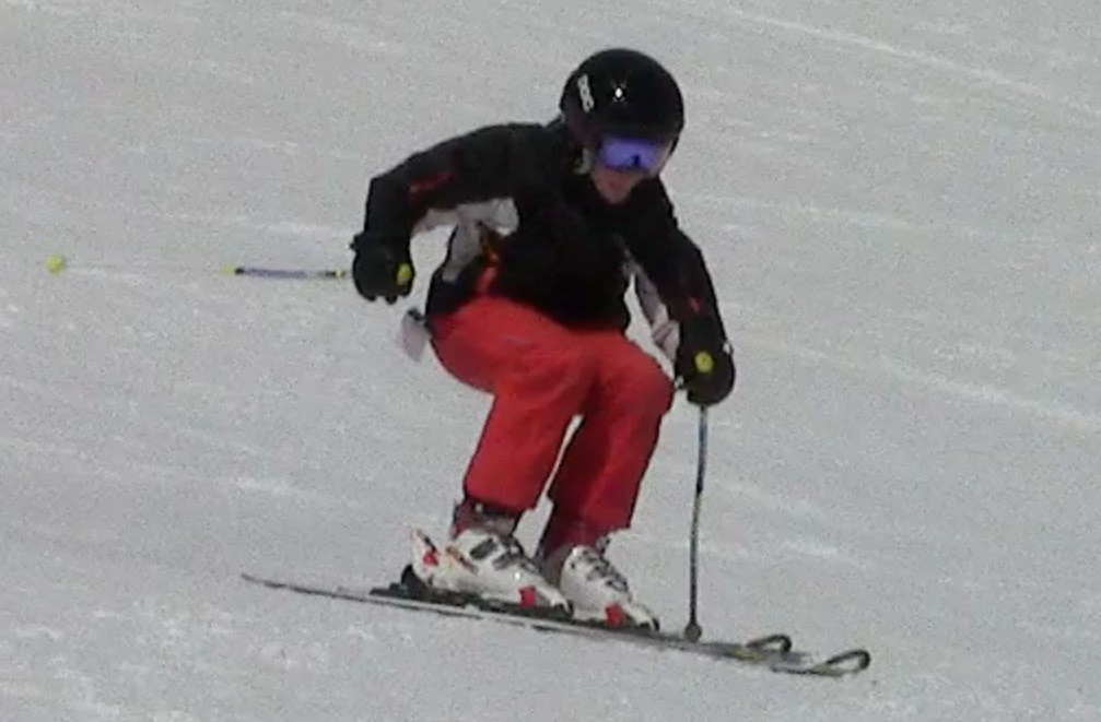 A deep flexed transition. Skier: M